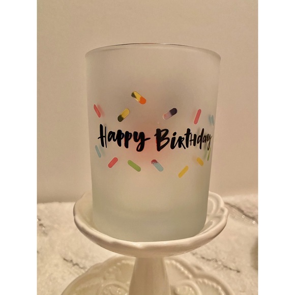 Mickey Mouse Cupcake Drinkware - Picture 2 of 2